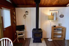 Maple Ridge Cottages - Image 4
