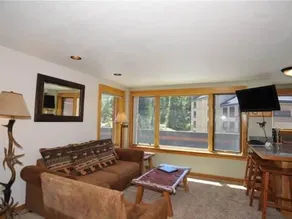 RedAwning Peak 9 Inn- Liftside 4209 - Image 2