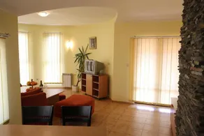 Hotel Papi - Image 4
