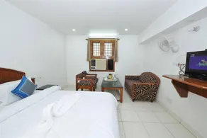 V International By Oyo Room - Image 5
