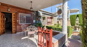 Chalet acogedor con piscina muy cerca de Granada - Image 4