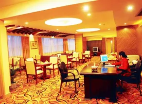 Gloria Plaza Hotel Wanzhou - Image 4