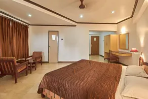 Om Shiv Hotel - Image 4