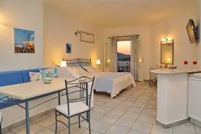 Yades Suites & Spa - Image 3