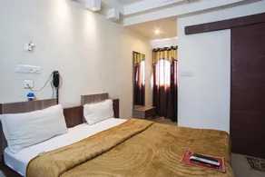 Hotel Crystal - Image 2