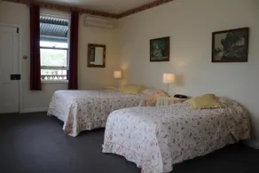 Benambra Queenscliff -  Flinders Room - Image 4