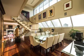 QuickStay - Art Collector's Penthouse in Yorkville - Image 1