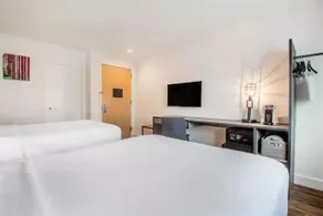 THE LOOK HOTEL, RED HOOK - Image 3
