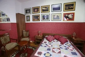 Apartment Red Rose - Image 2