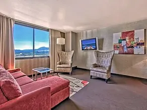 GSR Deluxe Parlor Suite - 2 Bedroom - Very Large - Sleeps 8 - Image 4
