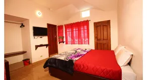 Green Moon Residency - Image 5