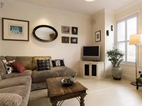 Veeve 3 Bed House On Sunderland Road South Ealing - Image 3