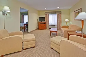 Holiday Inn Express Winfield - Image 4