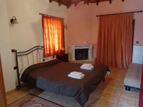 Alonaki Guesthouse - Image 4