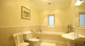 Lakeside Cottage PAINSWICK - Image 3