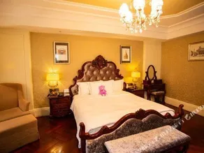 VERSAILLES HOTEL - Image 5