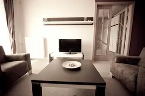Parliament House Apartment - Image 2