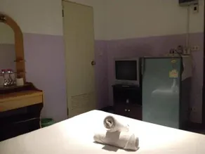Moom Pon Khlai Hostel & Spa - Image 5