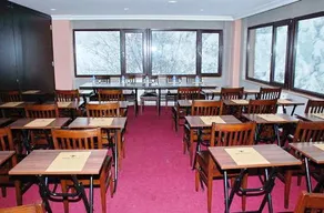 Uslan Hotel - Image 5