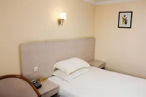Shanghai Huagong Hotel - Image 3