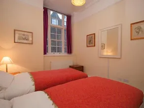 Veeve 3 Bed House With Parking Communal Gym Pool Vauxhall - Image 4