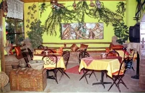 Kontes Beach Hotel - Image 5