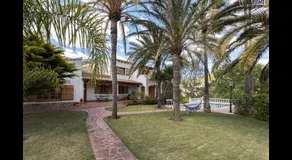 Villa Enri | Refugio mediterráneo con piscina - Image 3