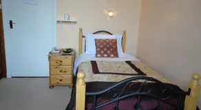 Alpine Guesthouse - Image 5