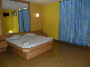 Jumbo Hotel - Image 5