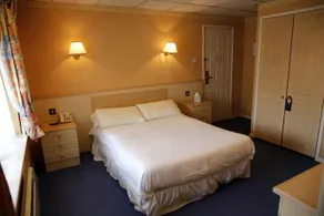 Park Hall Express - Image 3