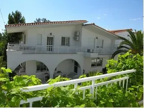 Astoria Aparthotel - Image 4