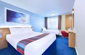 Travelodge London Kew Bridge Hotel - Image 2