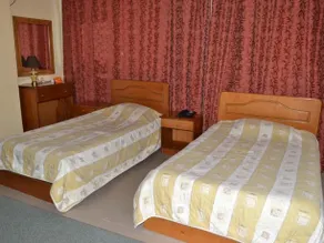 Smerald Hotel - Image 2