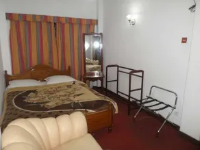 Nuwaraeliya Kings Court Hotel - Image 4