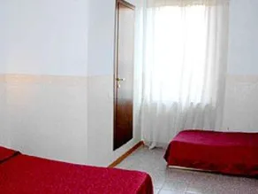 Benz Bungalow - Image 4