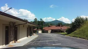 Knights Inn Dillard - Image 5