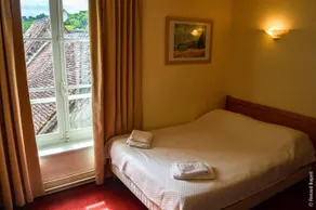 Hotel Des Artistes - Image 2