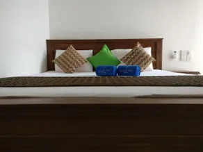 The Golden Park Hotel - Image 4
