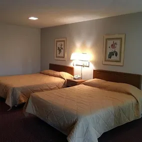 Carrousel Inn And Suites - Image 1