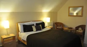 Holly Tree Guest House - Image 5