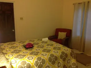 Sun Haven Vacation Home - Image 5