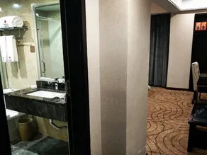 Junkun Hotel - Image 5