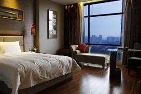 Grand Oriental Hotel - Image 2