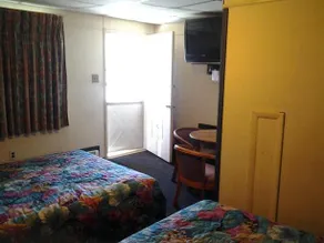 Budget Motel - Image 2