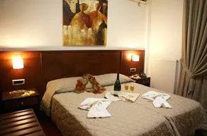 Omiros Luxury Hotel - Image 5
