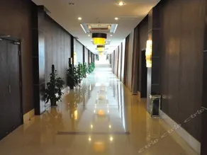 Zhejiang Crown Holidy Hotel - Image 3
