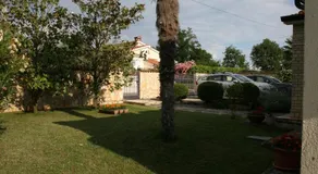 Family house on private property with pool - Image 4
