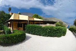 Scopello Flat with Panoramic Courtyard and Parking - Image 2