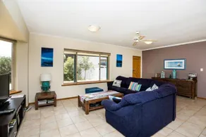 Peaceful Place in Goolwa Beach - Image 5