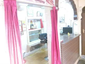 Hotel Shri Giriraj Palace - Image 2